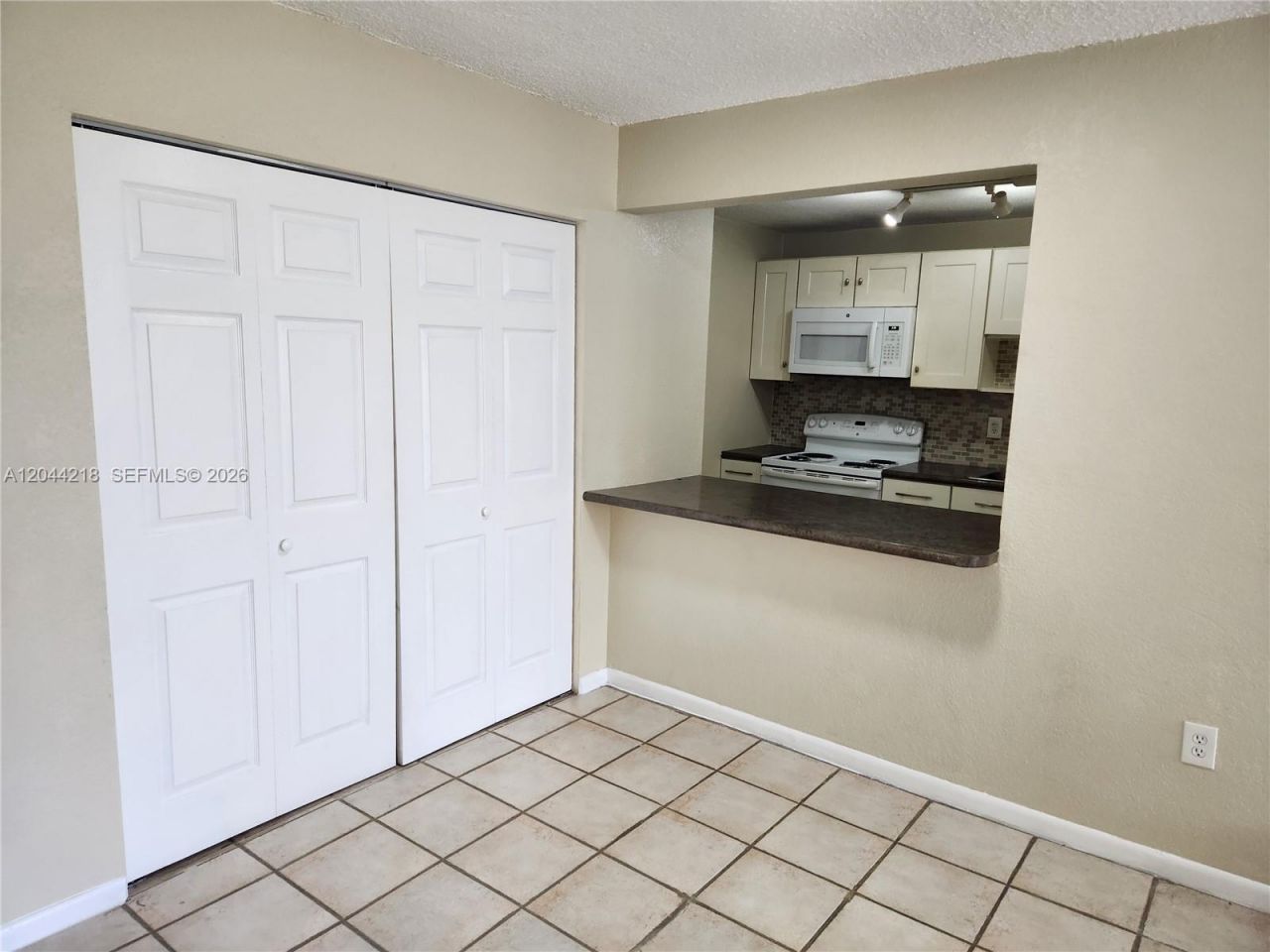 802 NW 87th Ave , Unit 312, Miami, FL 33172 Photo