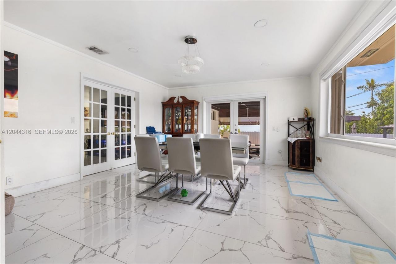 8330 SW 25th St , Miami, FL 33155 Photo