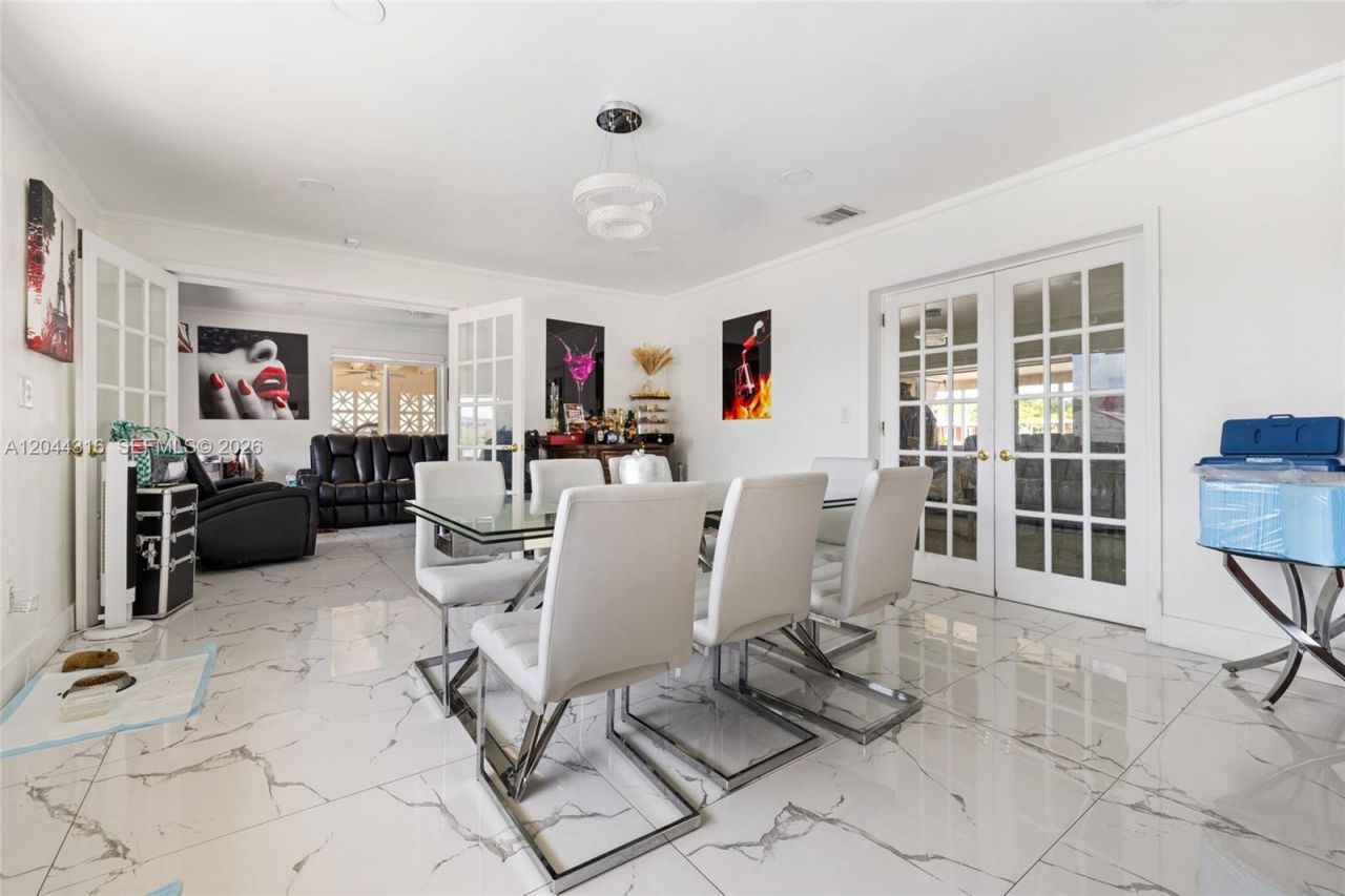 8330 SW 25th St , Miami, FL 33155 Photo