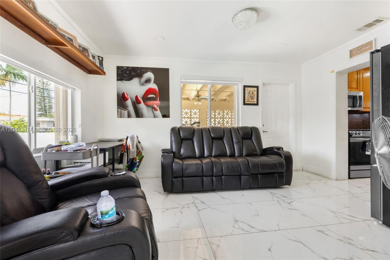 8330 SW 25th St , Miami, FL 33155 Photo