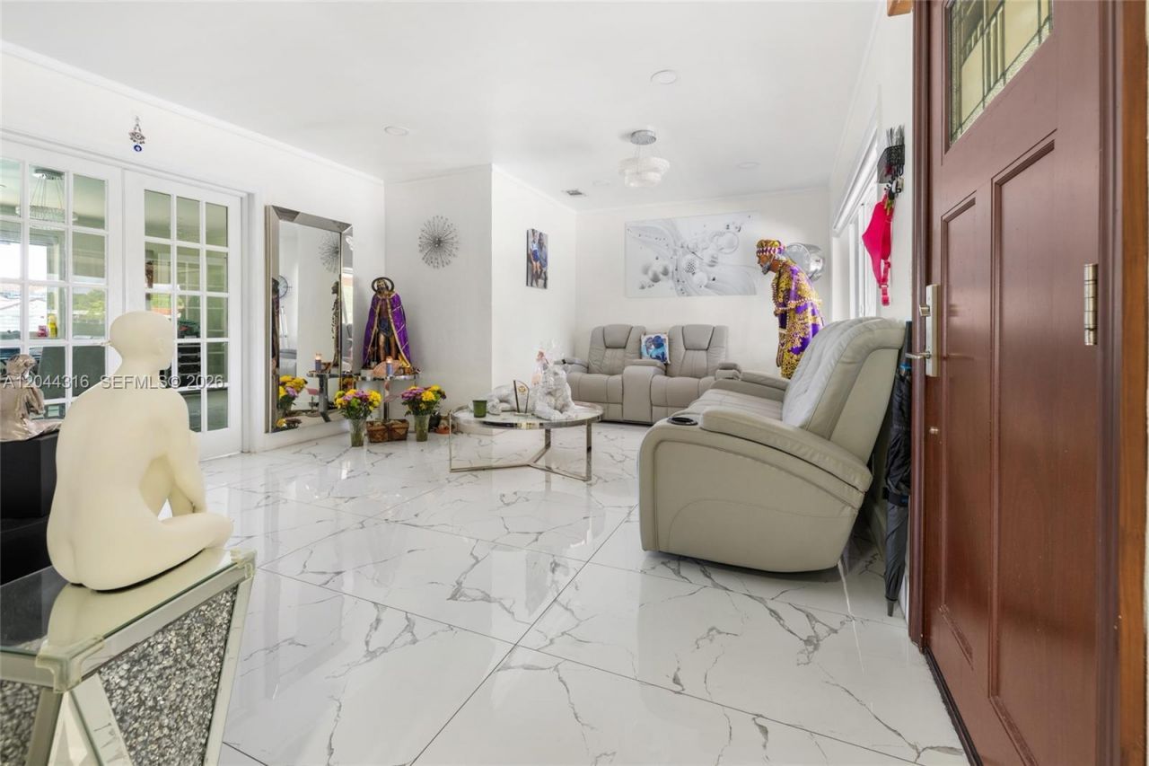8330 SW 25th St , Miami, FL 33155 Photo