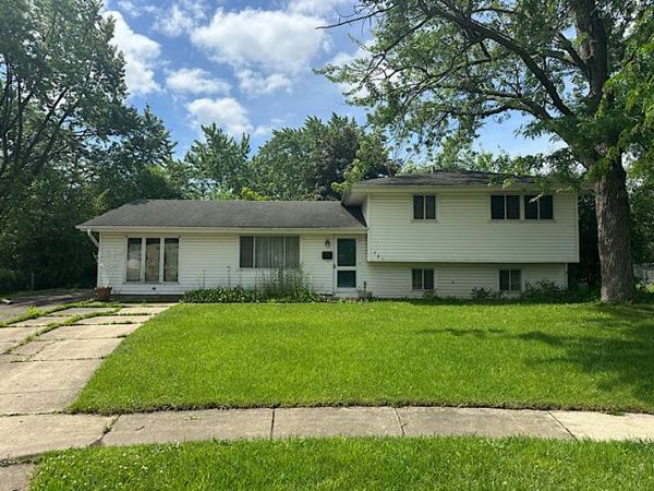 721 Grace Court, Schaumburg, IL 60193