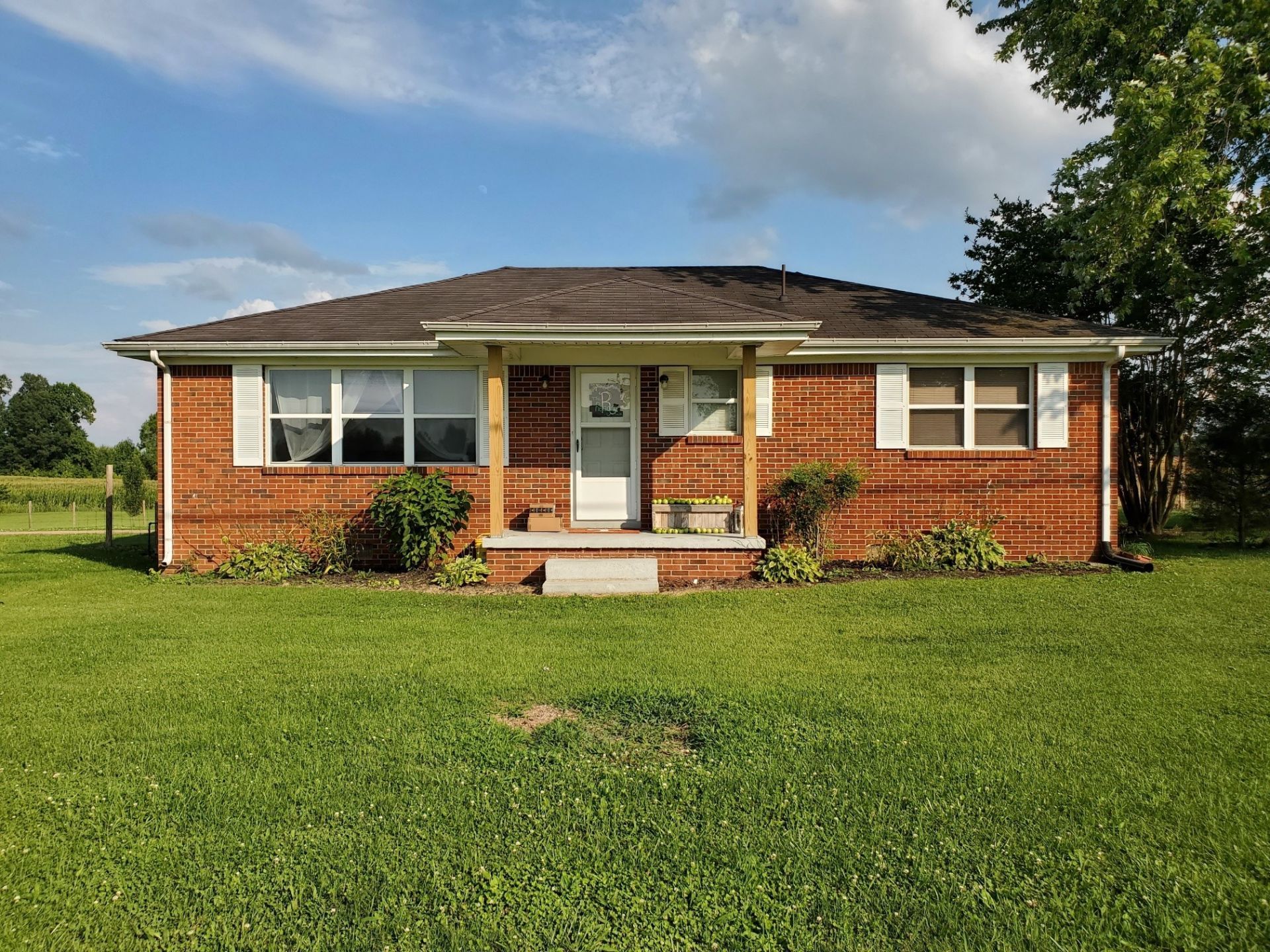 2146 Akersville Rd, Lafayette, TN 37083 Main Photo
