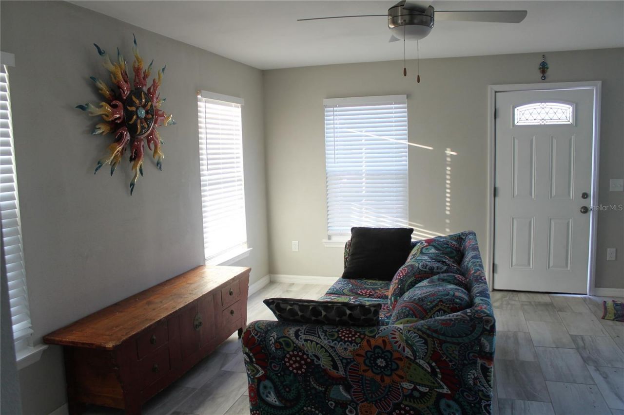 3631 N 4th Avenue N, Saint Petersburg, FL 33713 Photo