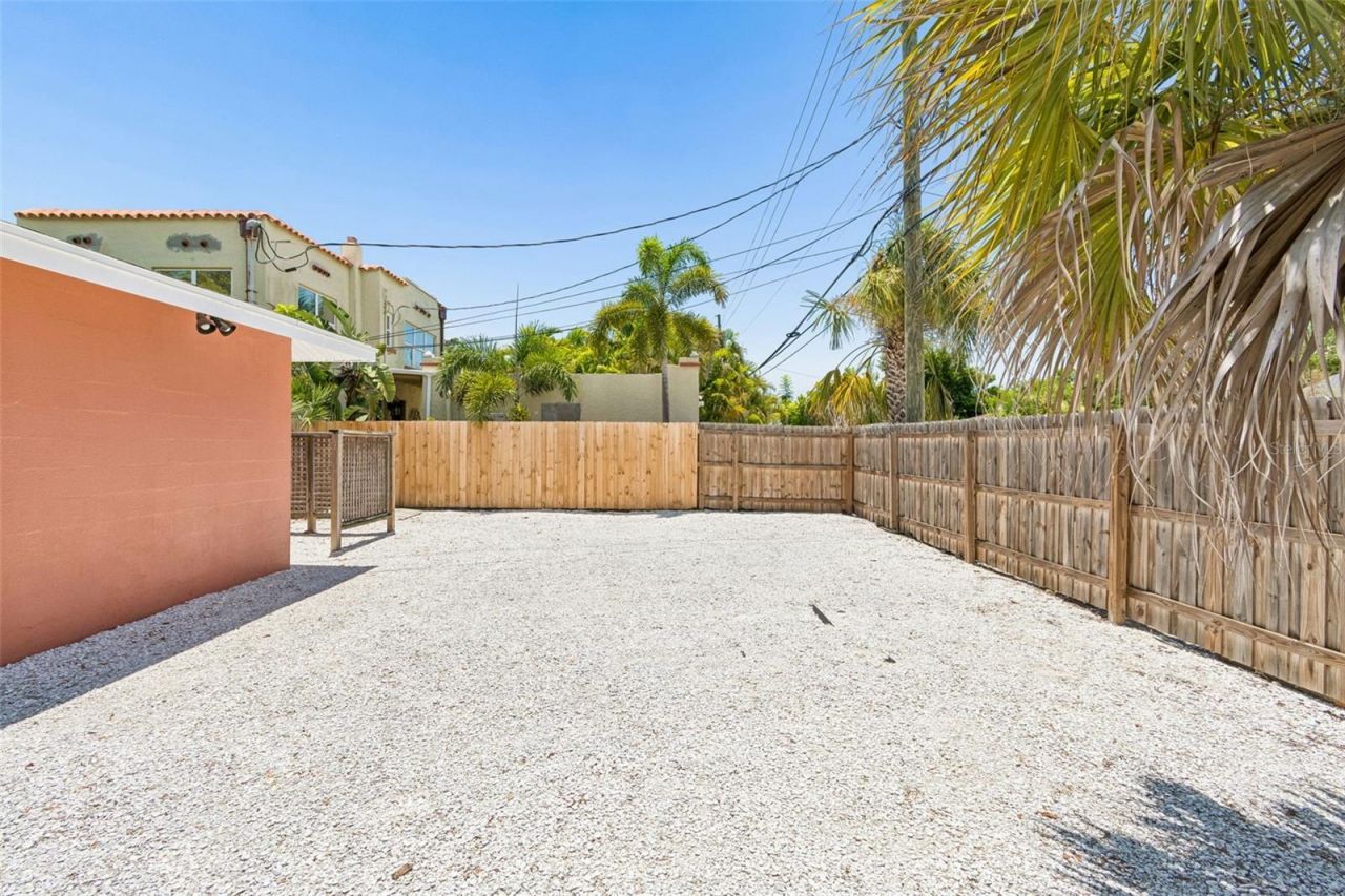 6219 2nd Avenue S, Saint Petersburg, FL 33707 Photo