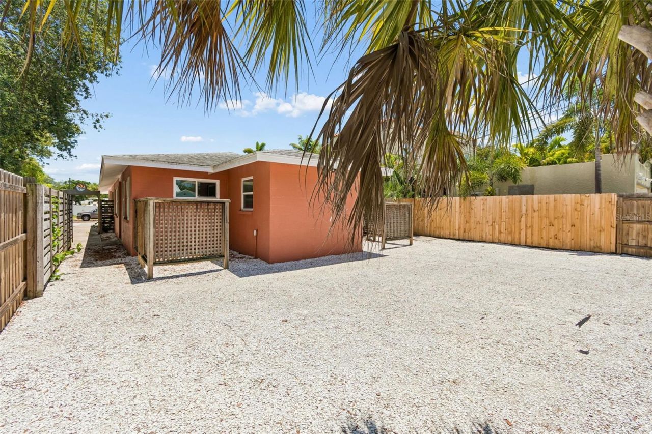 6219 2nd Avenue S, Saint Petersburg, FL 33707 Photo