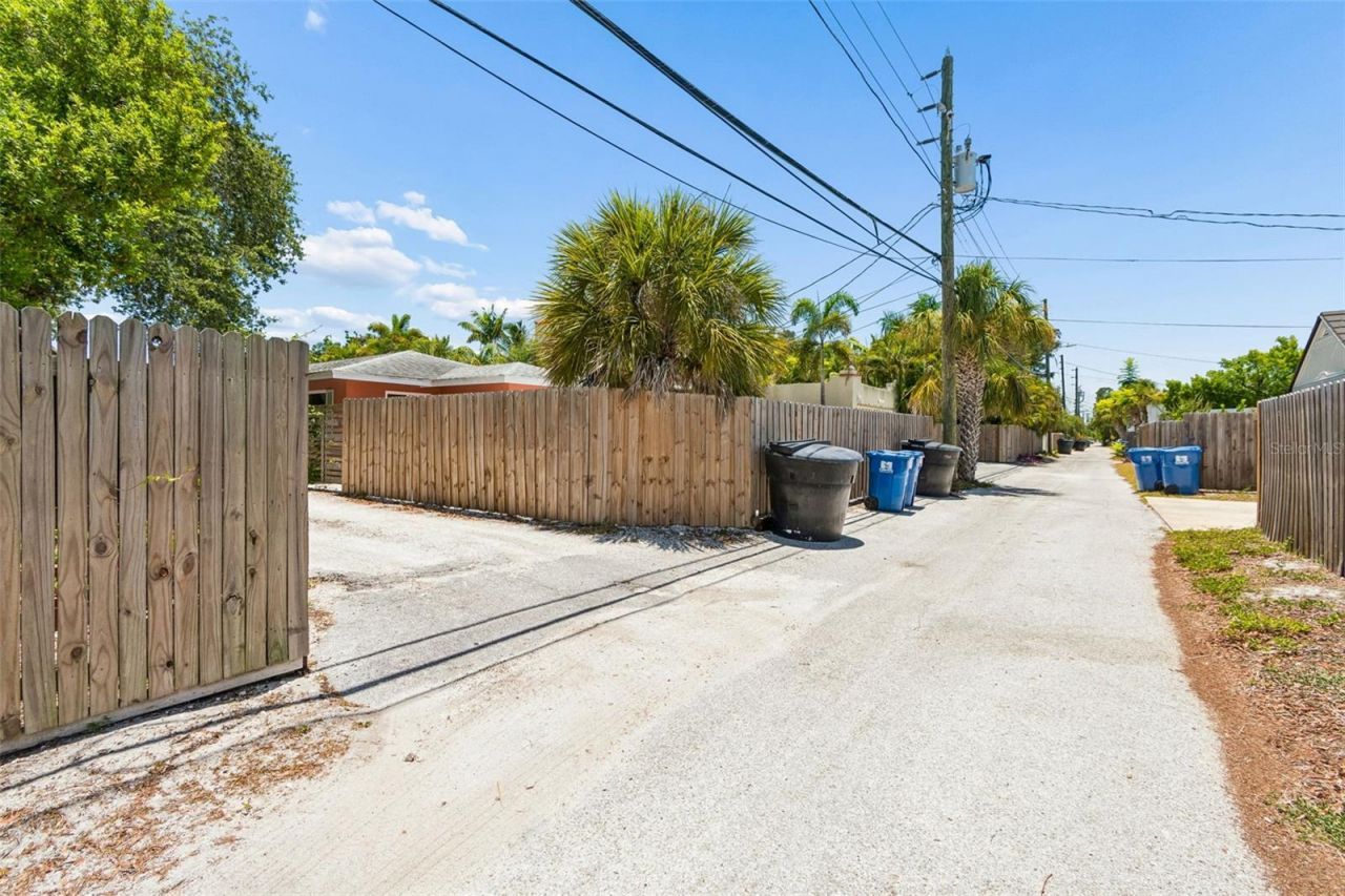 6219 2nd Avenue S, Saint Petersburg, FL 33707 Photo