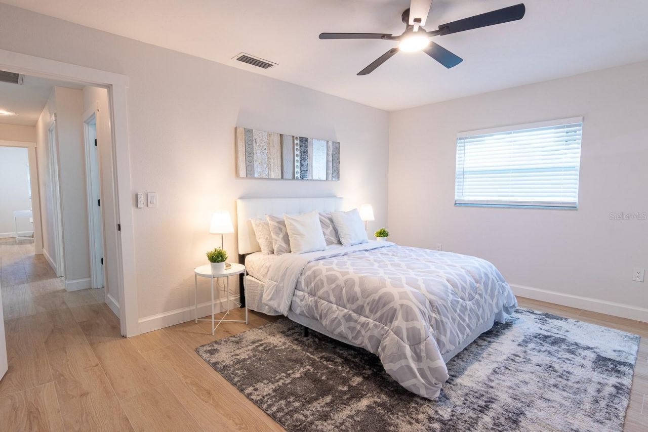 1115 Southern Pine Lane, Sarasota, FL 34243 Photo