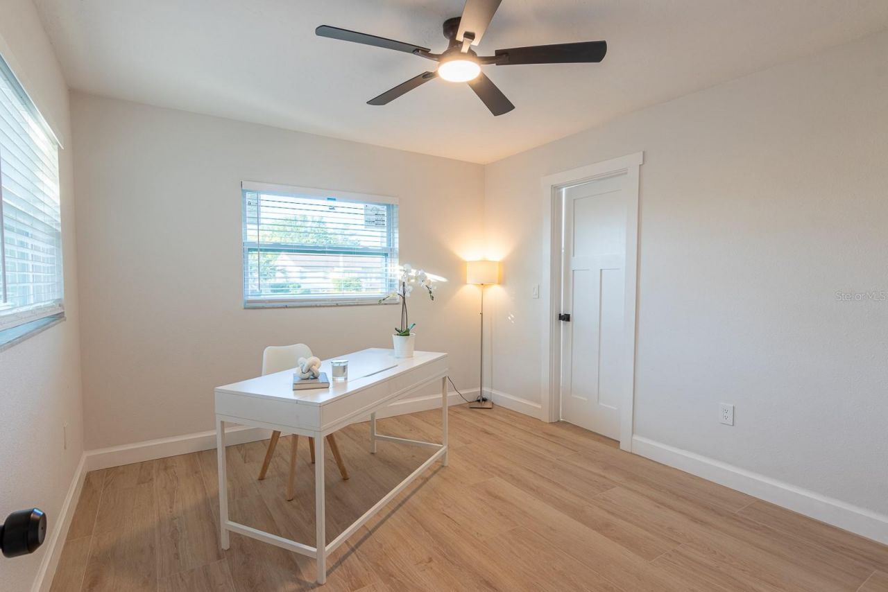 1115 Southern Pine Lane, Sarasota, FL 34243 Photo