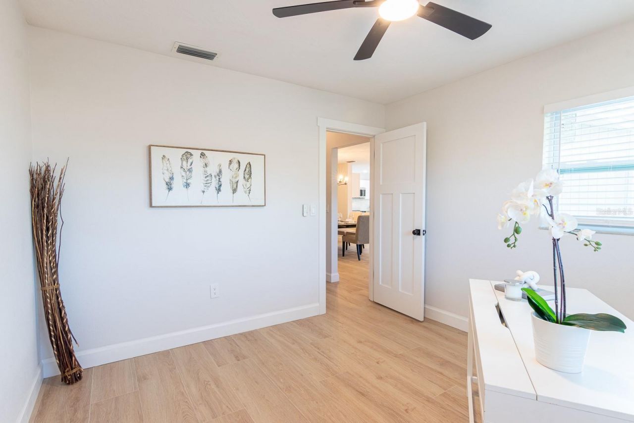 1115 Southern Pine Lane, Sarasota, FL 34243 Photo