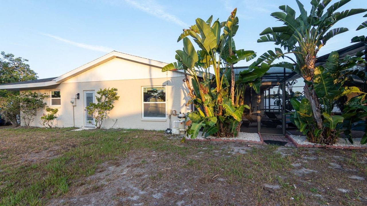 1115 Southern Pine Lane, Sarasota, FL 34243 Photo