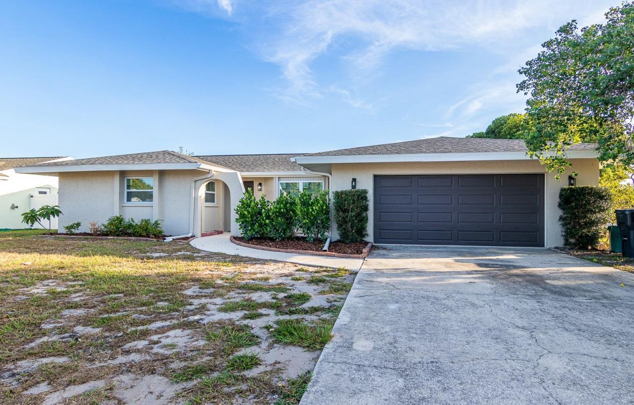 1115 Southern Pine Lane, Sarasota, FL 34243 Photo