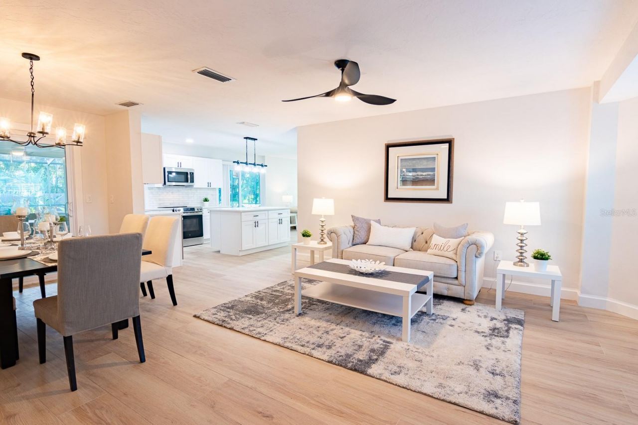 1115 Southern Pine Lane, Sarasota, FL 34243 Photo