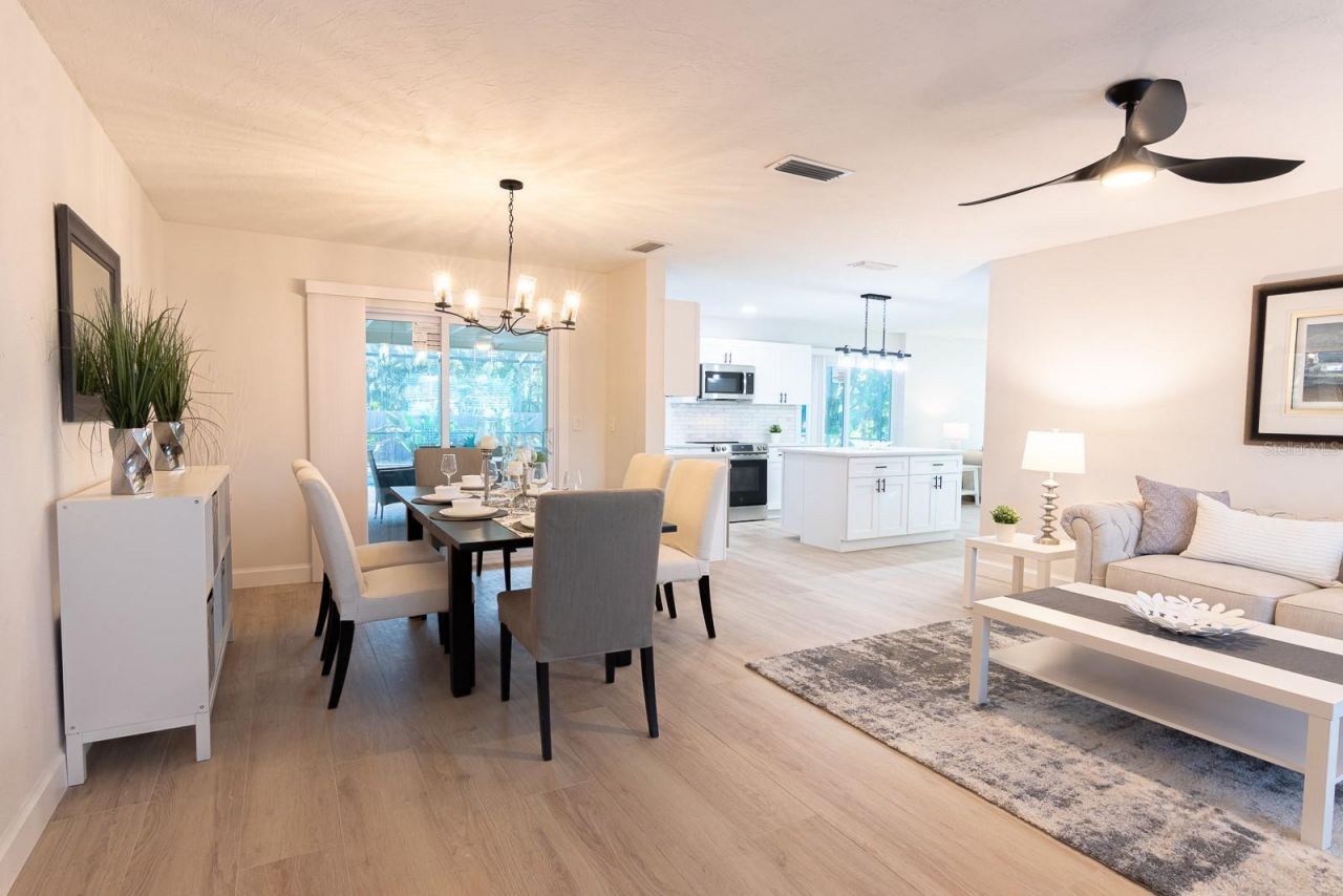 1115 Southern Pine Lane, Sarasota, FL 34243 Photo