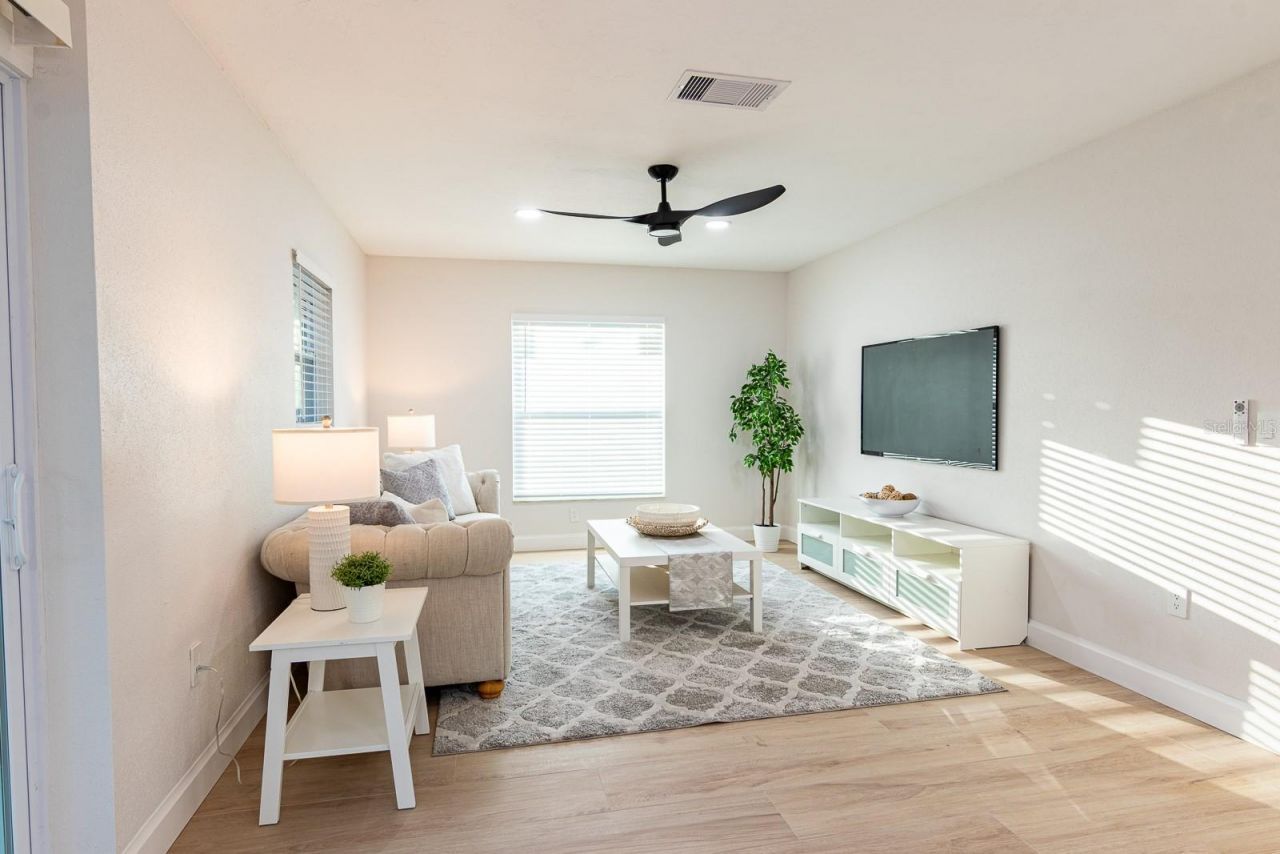 1115 Southern Pine Lane, Sarasota, FL 34243 Photo