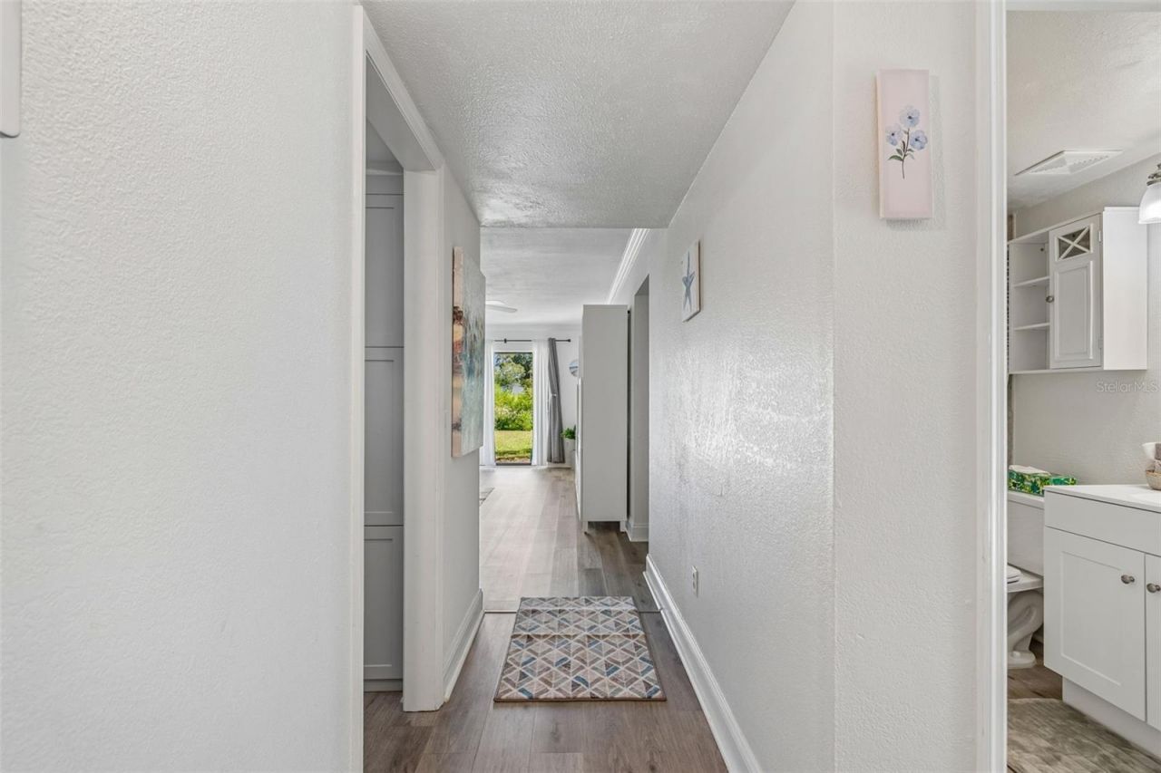 2117 Lakewood Club Drive S, Unit 7-N, Saint Petersburg, FL 33712 Photo