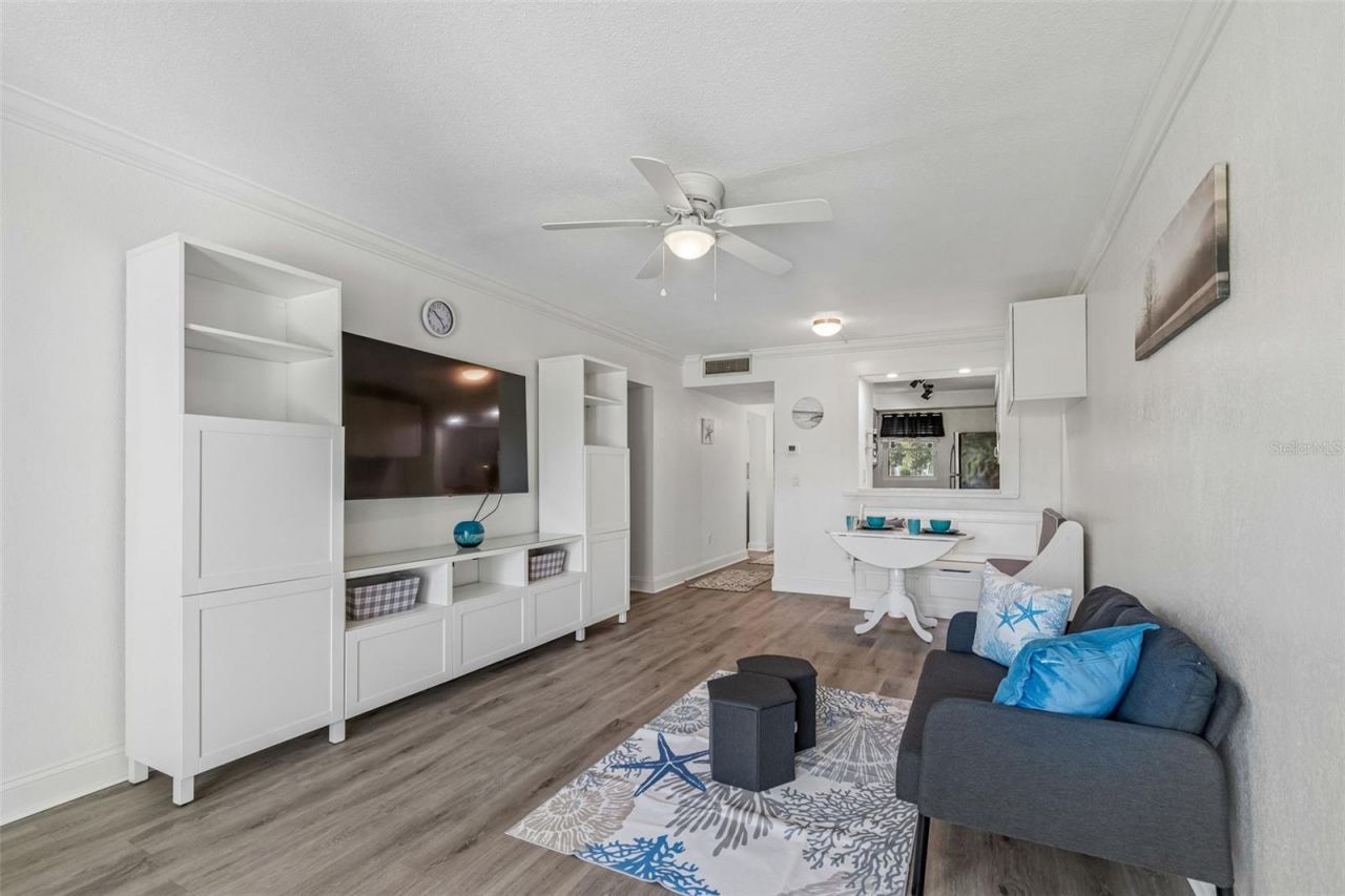 2117 Lakewood Club Drive S, Unit 7-N, Saint Petersburg, FL 33712 Photo