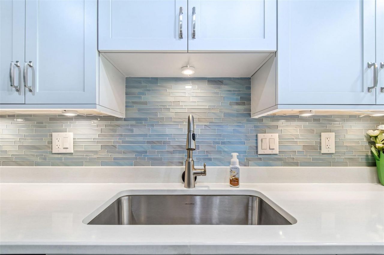 2117 Lakewood Club Drive S, Unit 7-N, Saint Petersburg, FL 33712 Photo