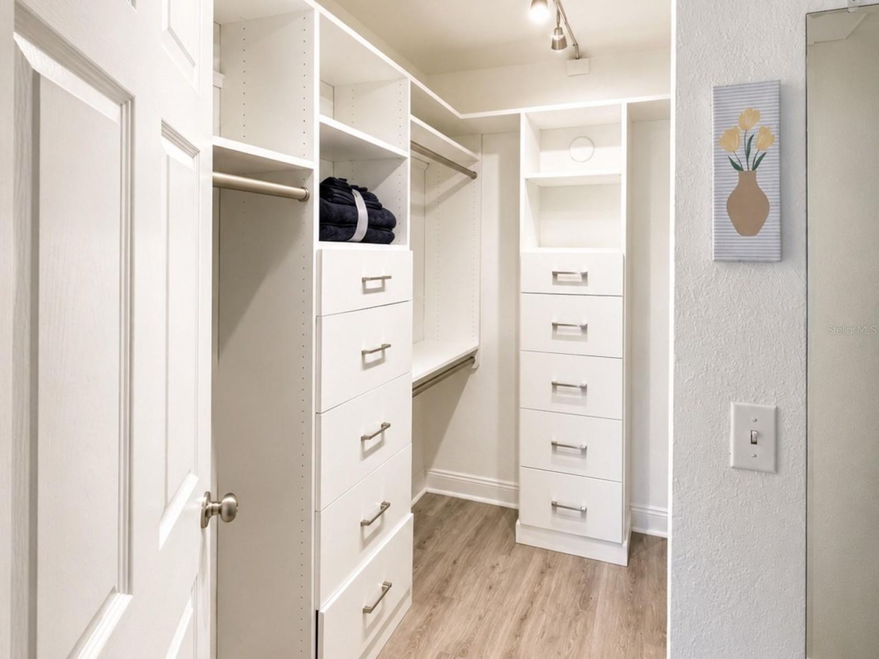 2117 Lakewood Club Drive S, Unit 7-N, Saint Petersburg, FL 33712 Photo