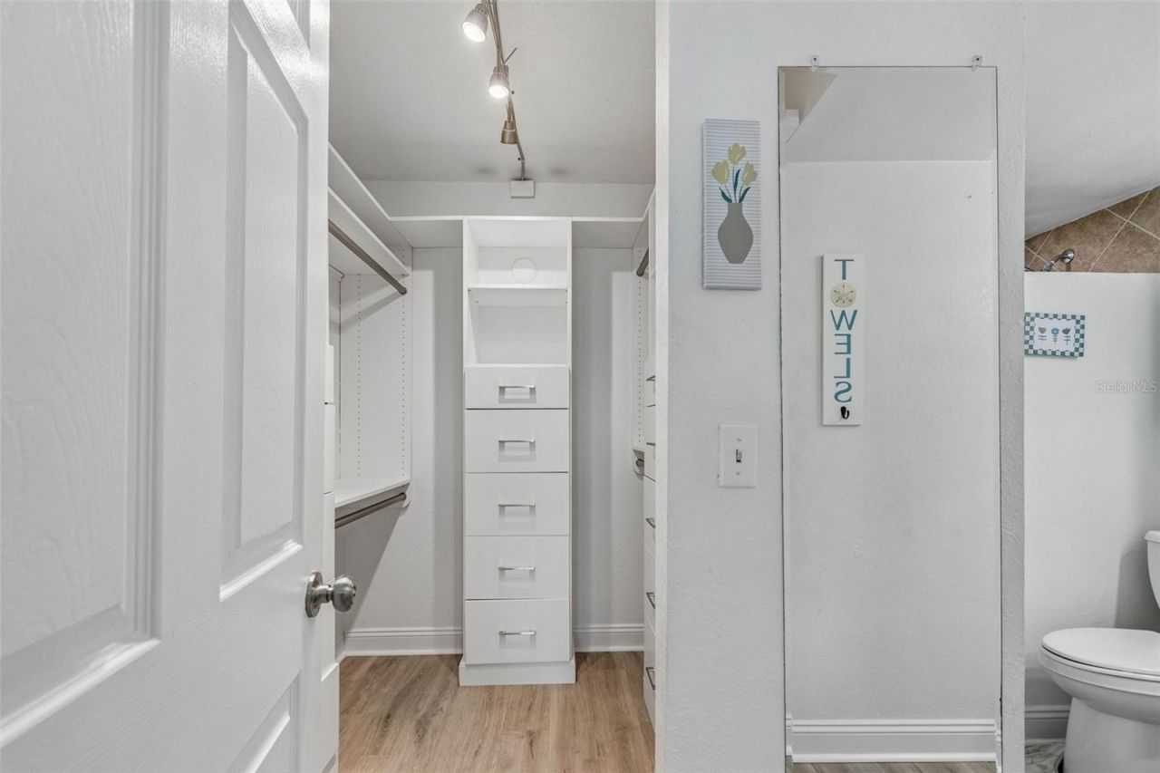 2117 Lakewood Club Drive S, Unit 7-N, Saint Petersburg, FL 33712 Photo