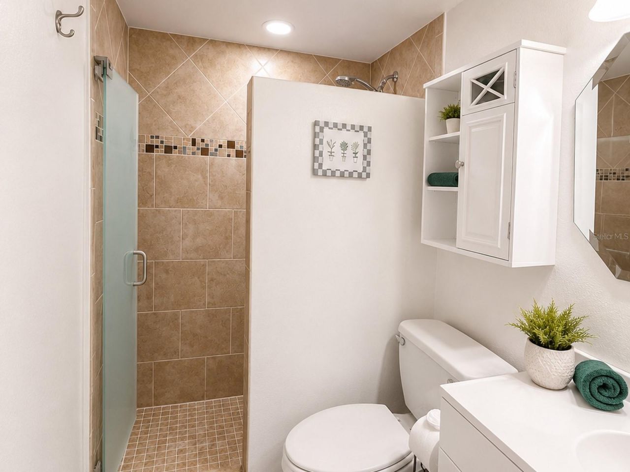 2117 Lakewood Club Drive S, Unit 7-N, Saint Petersburg, FL 33712 Photo