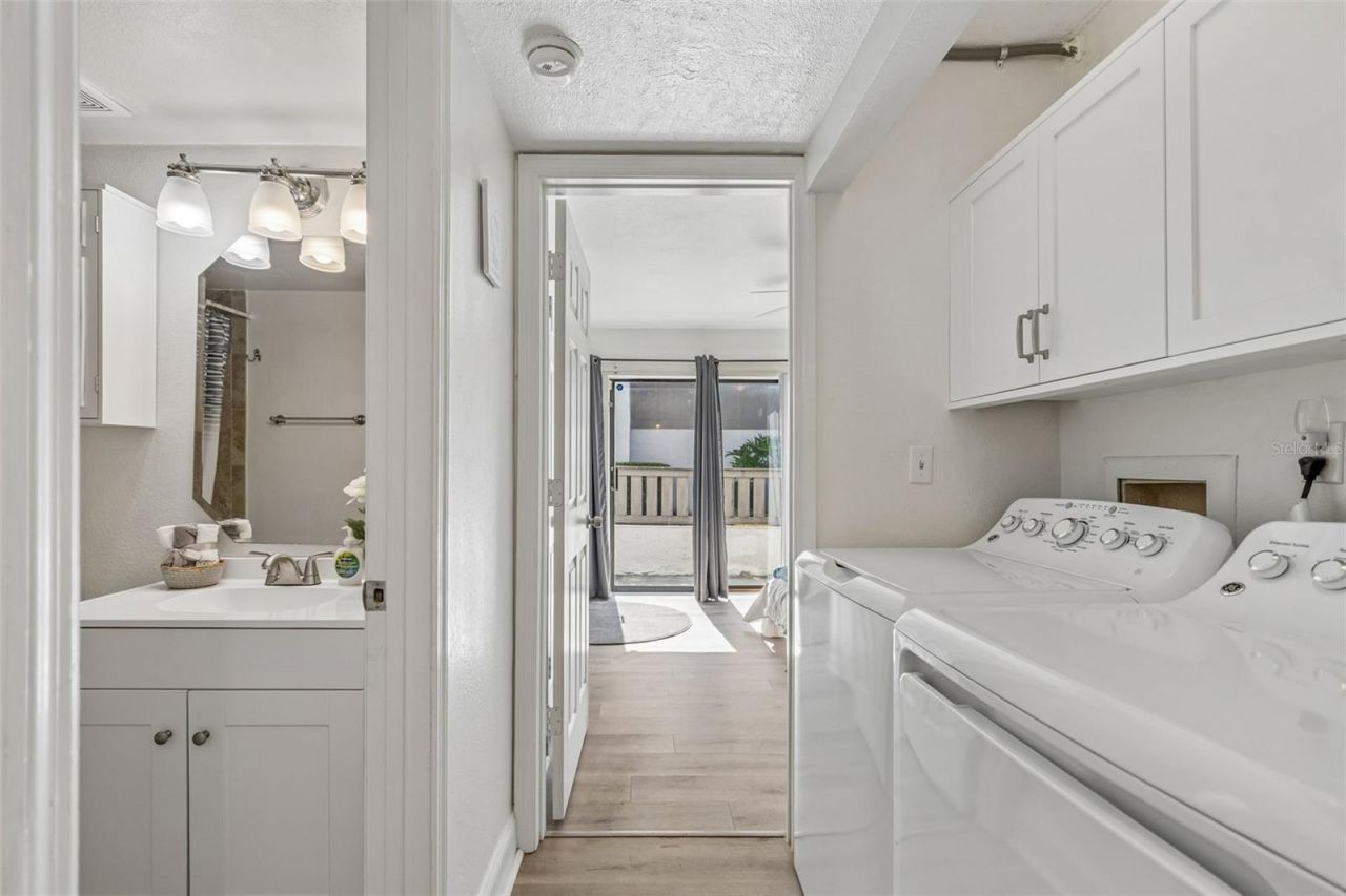 2117 Lakewood Club Drive S, Unit 7-N, Saint Petersburg, FL 33712 Photo