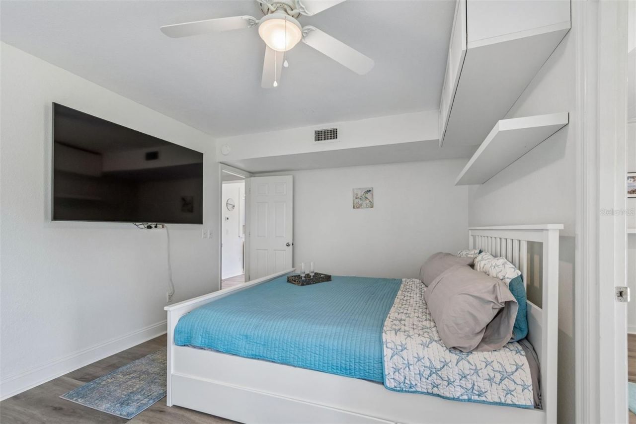 2117 Lakewood Club Drive S, Unit 7-N, Saint Petersburg, FL 33712 Photo