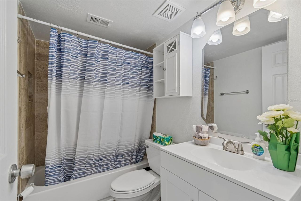2117 Lakewood Club Drive S, Unit 7-N, Saint Petersburg, FL 33712 Photo