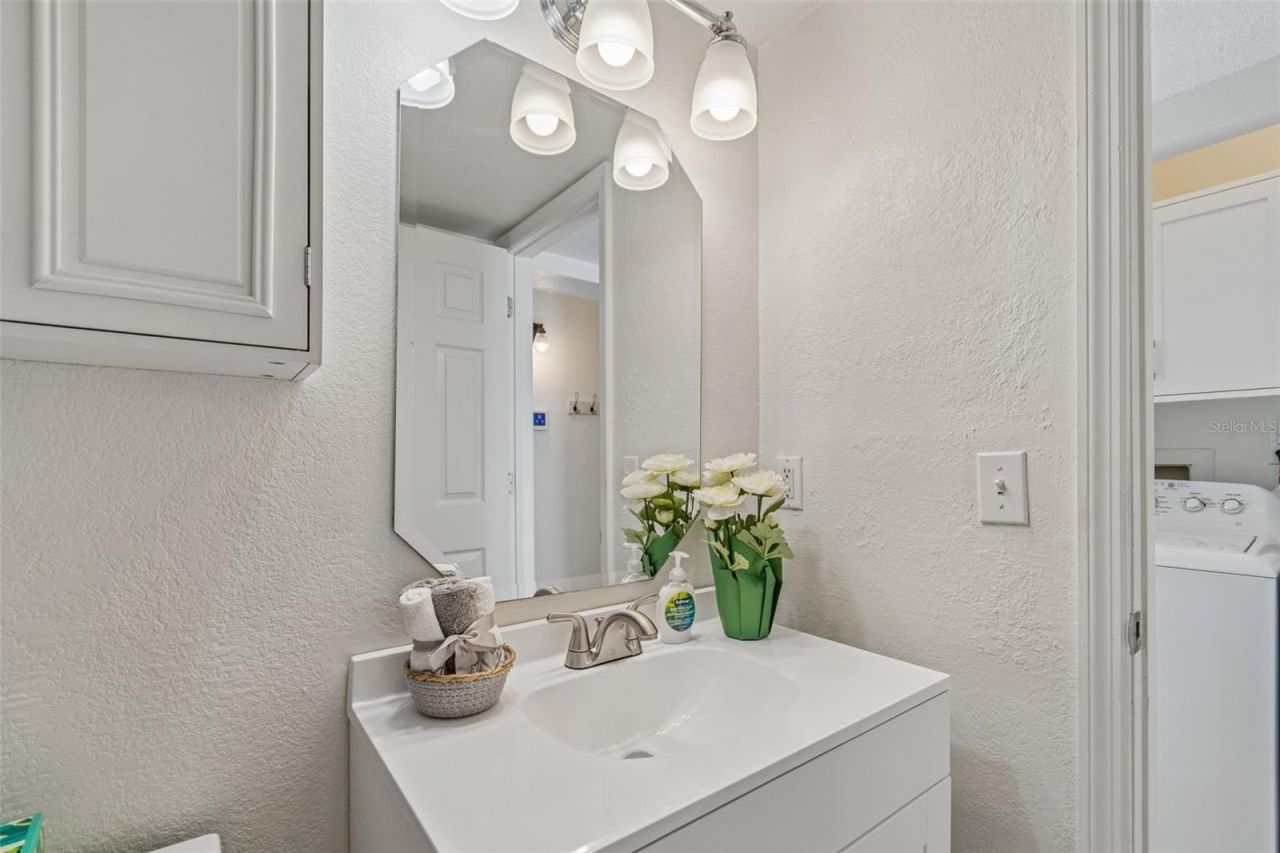 2117 Lakewood Club Drive S, Unit 7-N, Saint Petersburg, FL 33712 Photo