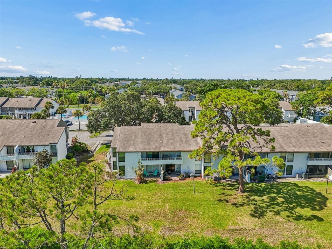 2117 Lakewood Club Drive S, Unit 7-N, Saint Petersburg, FL 33712 Photo