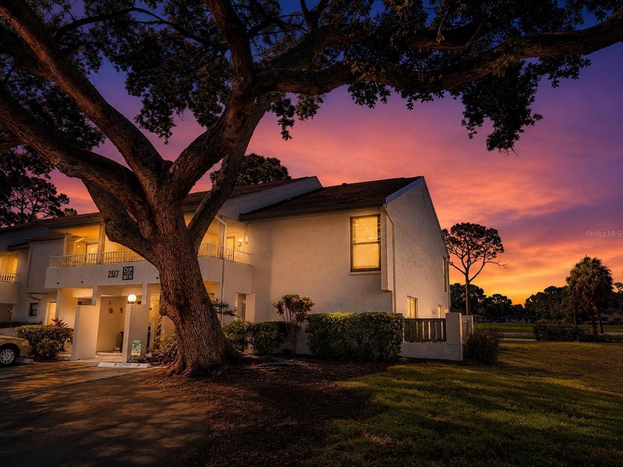 2117 Lakewood Club Drive S, Unit 7-N, Saint Petersburg, FL 33712 Photo