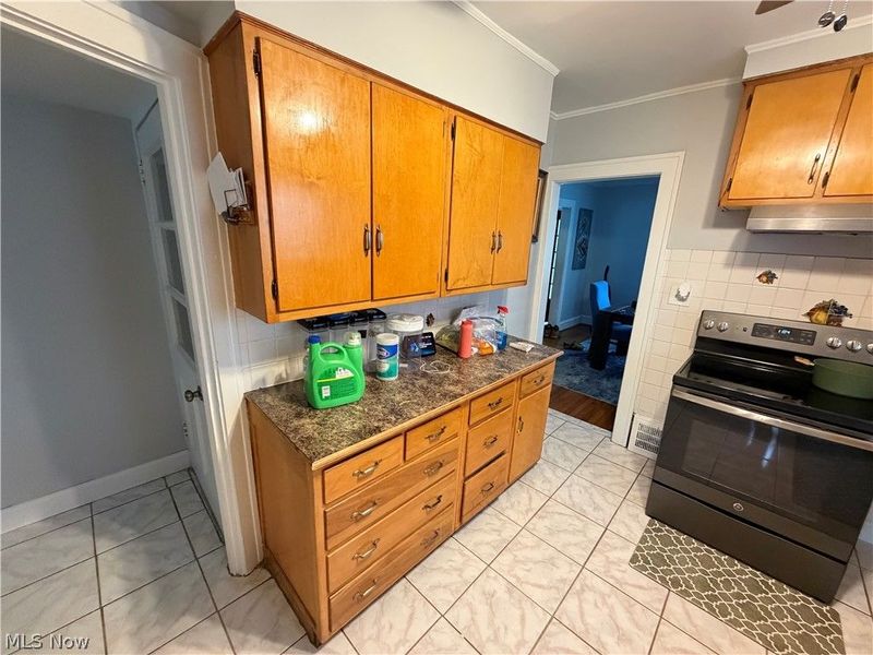 971 Pembrook Road, Cleveland Heights, OH 44121 Photo 18