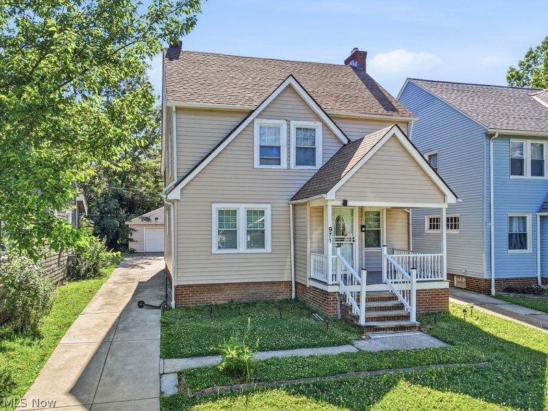 971 Pembrook Road, Cleveland Heights, OH 44121 Photo 2