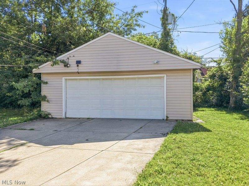 971 Pembrook Road, Cleveland Heights, OH 44121 Photo 5