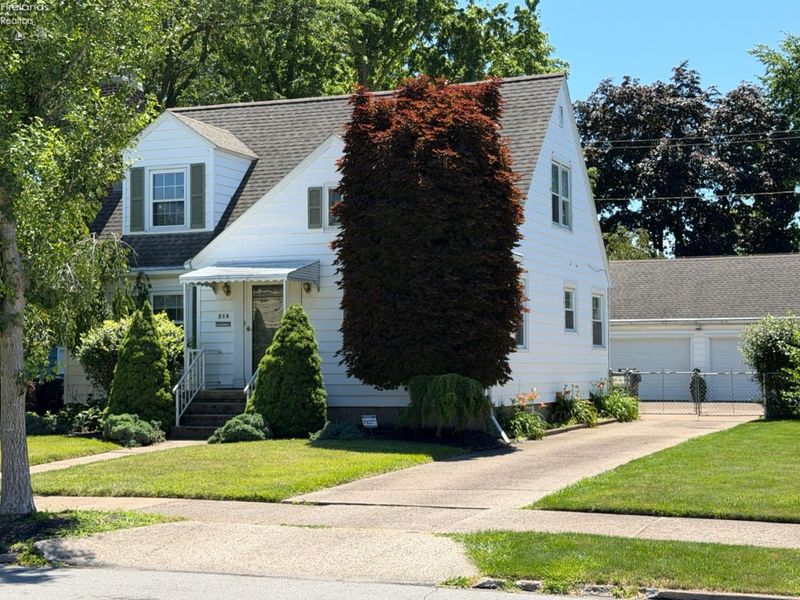 214 48th Street, Sandusky, OH 44870 Photo 2