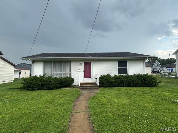 424 N 5th Street, Breese, IL 62230
