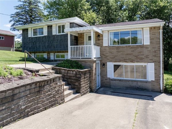 20 Mccarrell Rd, Hickory, PA 15340