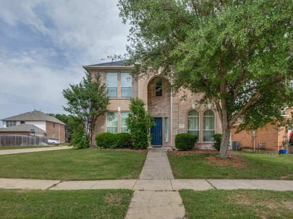 6701 Kinross Drive, Arlington, TX 76002