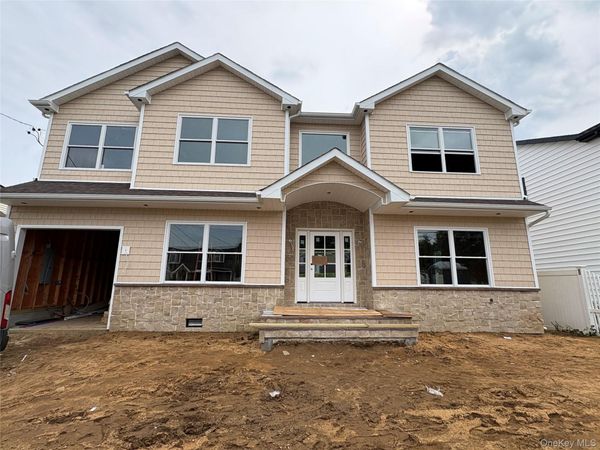 1837 Dogwood Lane, Seaford, NY 11783
