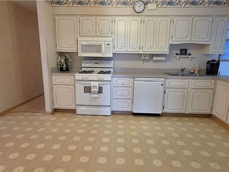 5911 Ralston Drive , Parma, OH 44129 Photo 16