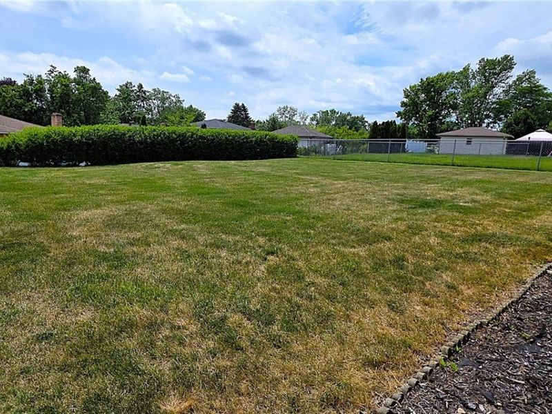5911 Ralston Drive , Parma, OH 44129 Photo 3