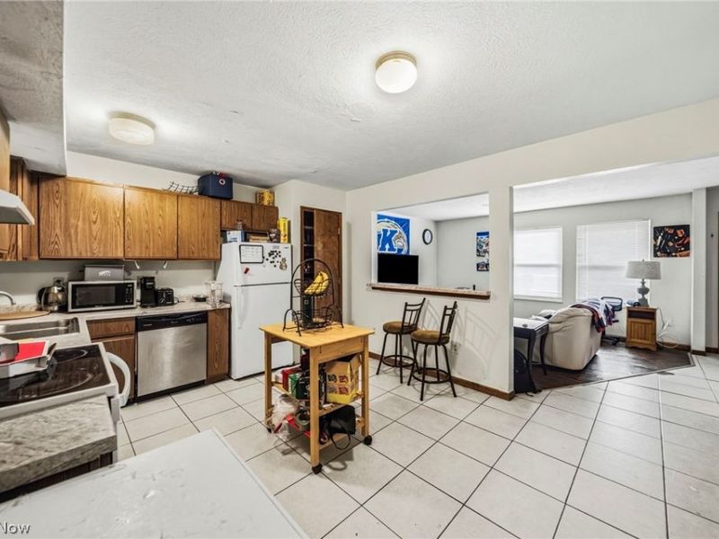 1541 Whitehall Boulevard, Kent, OH 44240 Photo 8