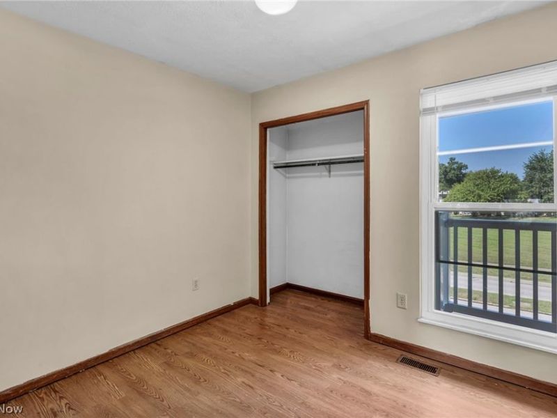 1543 Whitehall Boulevard, Kent, OH 44240 Photo 12