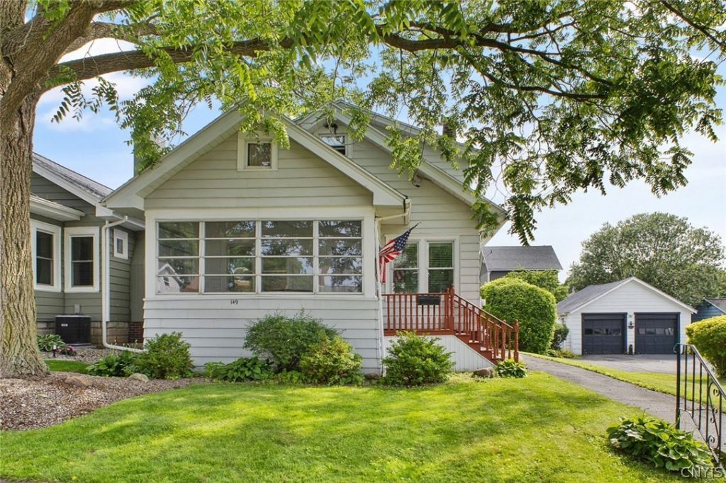 149 Harding Street, Syracuse, NY 13208 Main Photo