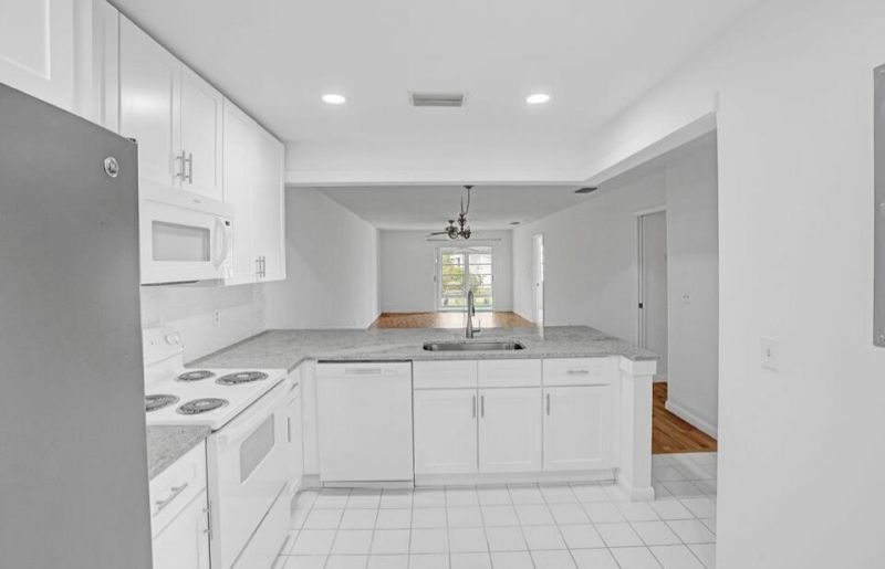 524 Ponderosa Drive, Unit 33e, Fort Pierce, FL 34982 Photo