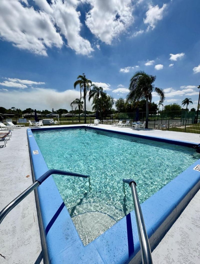 524 Ponderosa Drive, Unit 33e, Fort Pierce, FL 34982 Photo