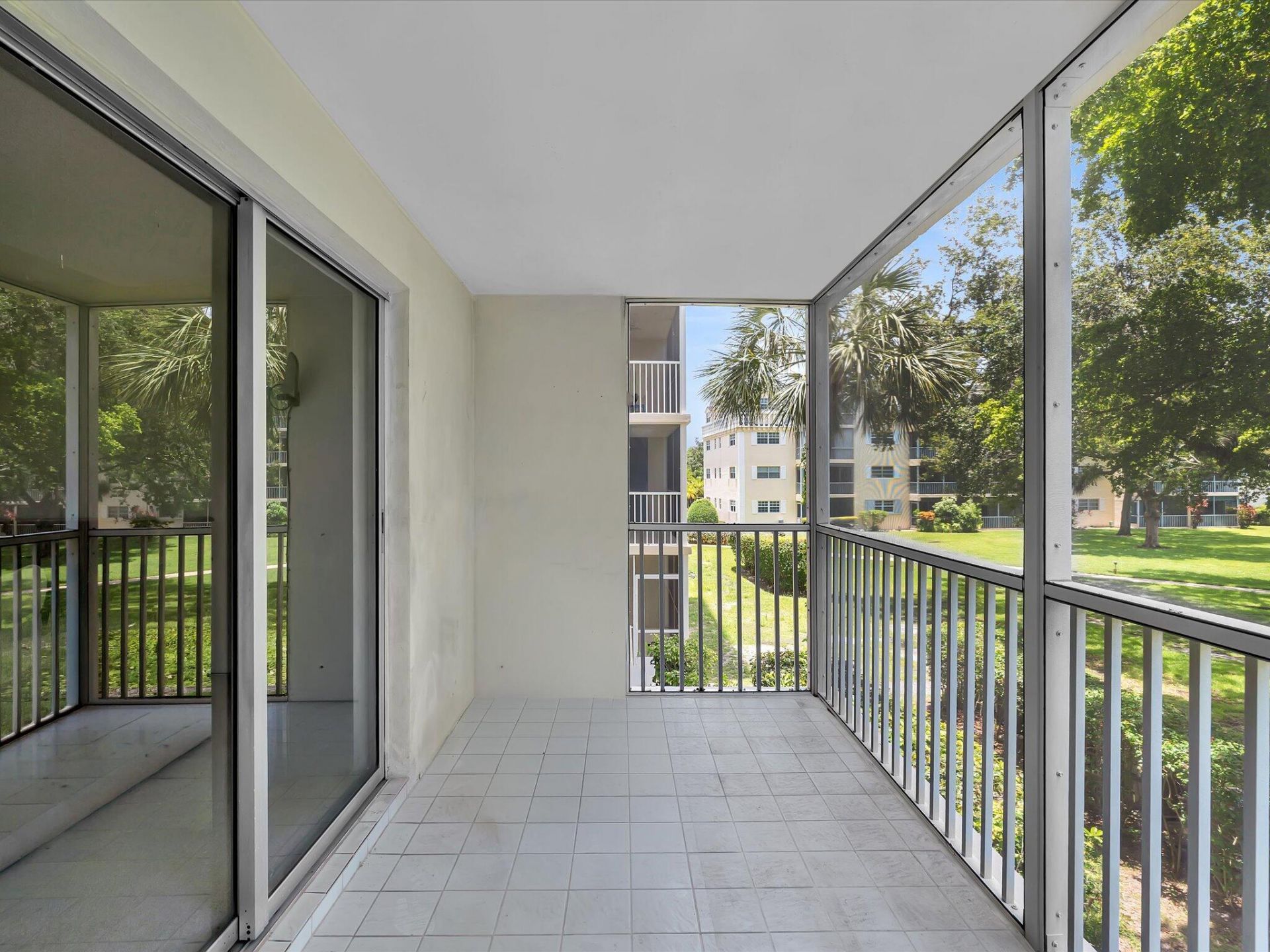 9101 W Sample Road, Unit 204, Coral Springs, FL 33065 Photo