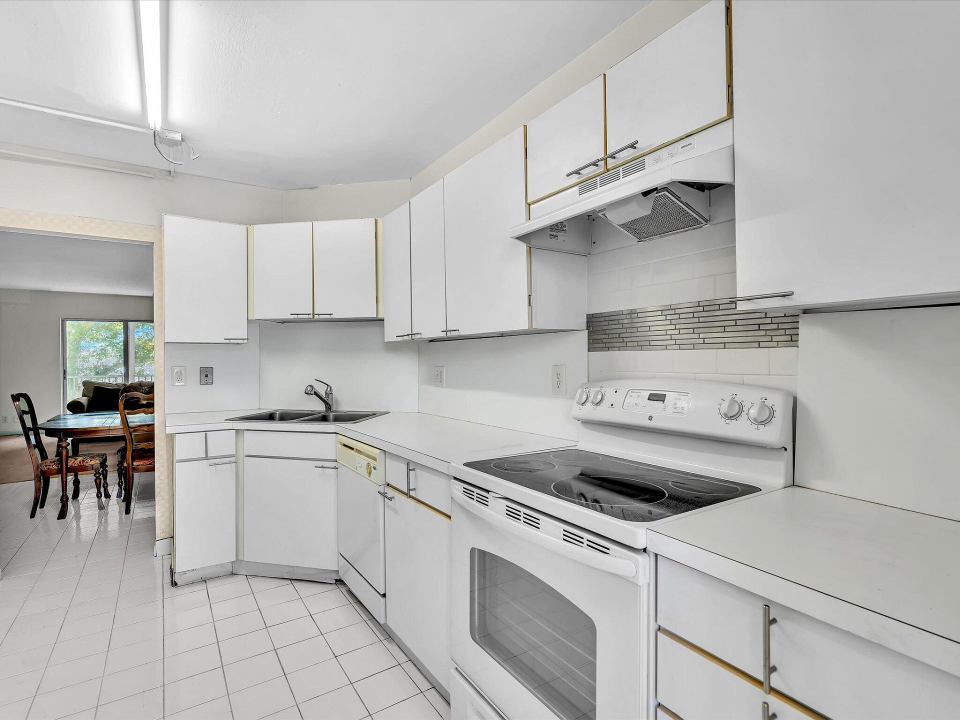 9101 W Sample Road, Unit 204, Coral Springs, FL 33065 Photo