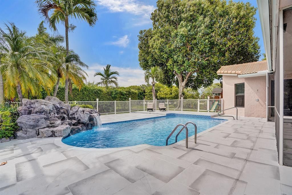 2150 Warwick Hills Way, Coral Springs, FL 33071 Photo