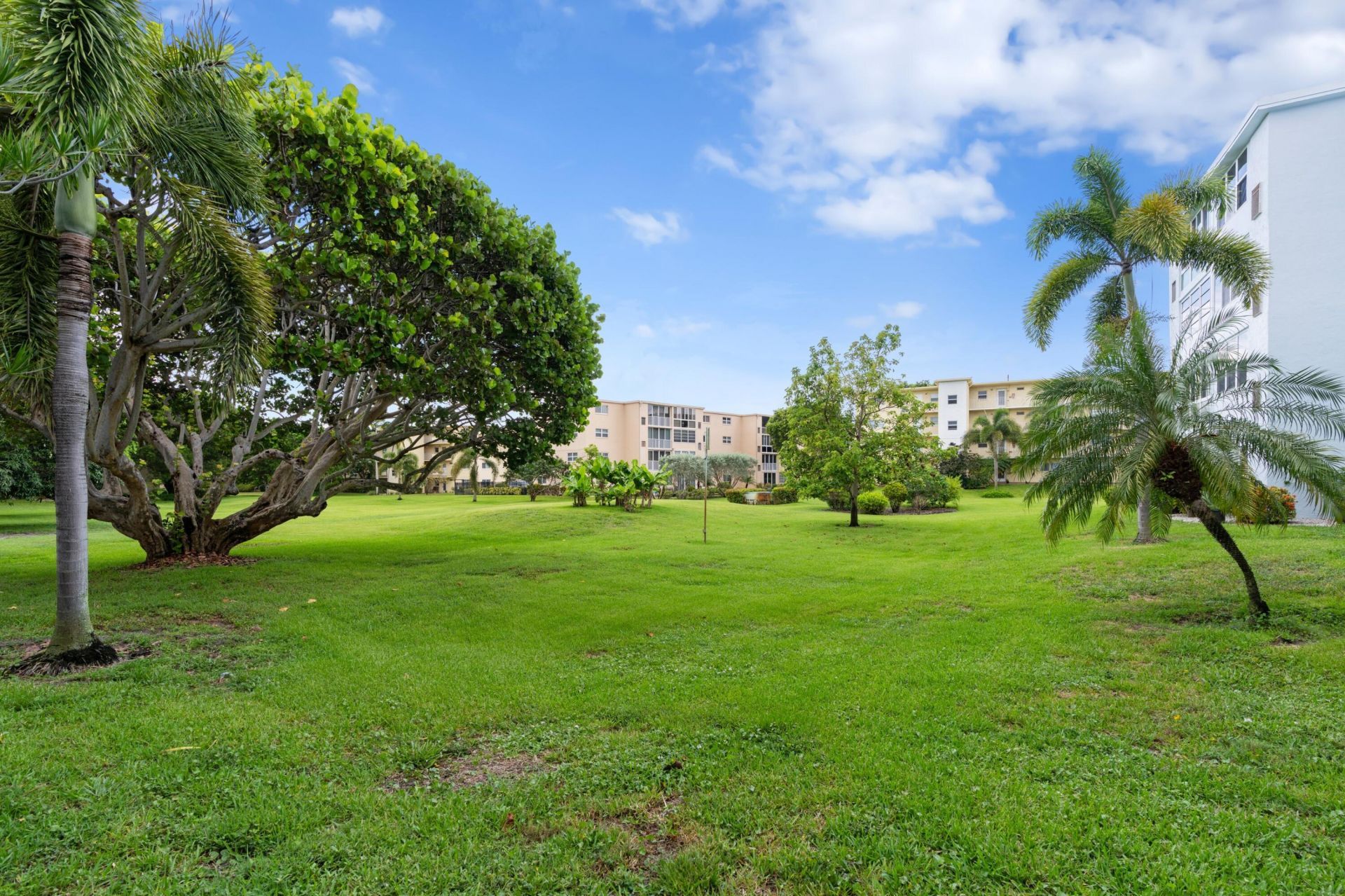 300 NE 26th Avenue, Unit 1030, Boynton Beach, FL 33435 Photo